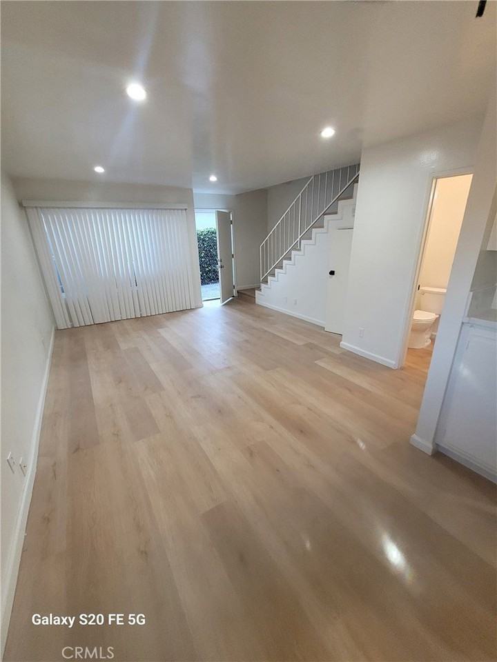 2500 Clyde Ave - Photo 4 of 9