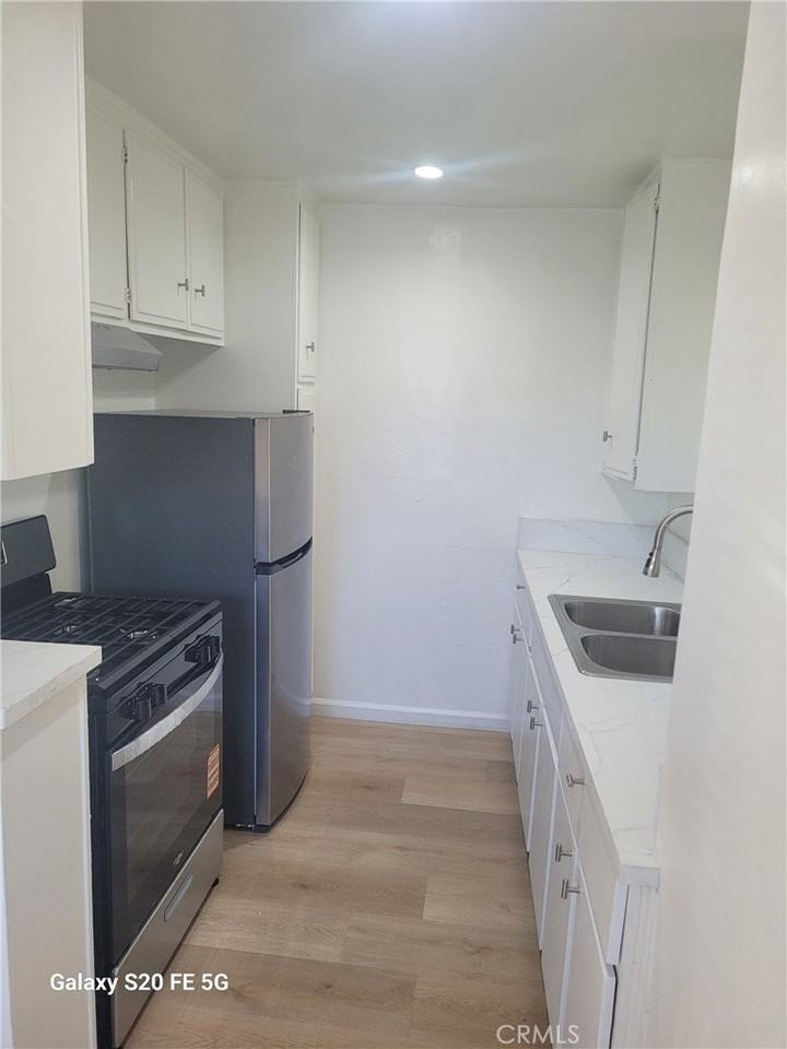 2500 Clyde Ave - Photo 7 of 9