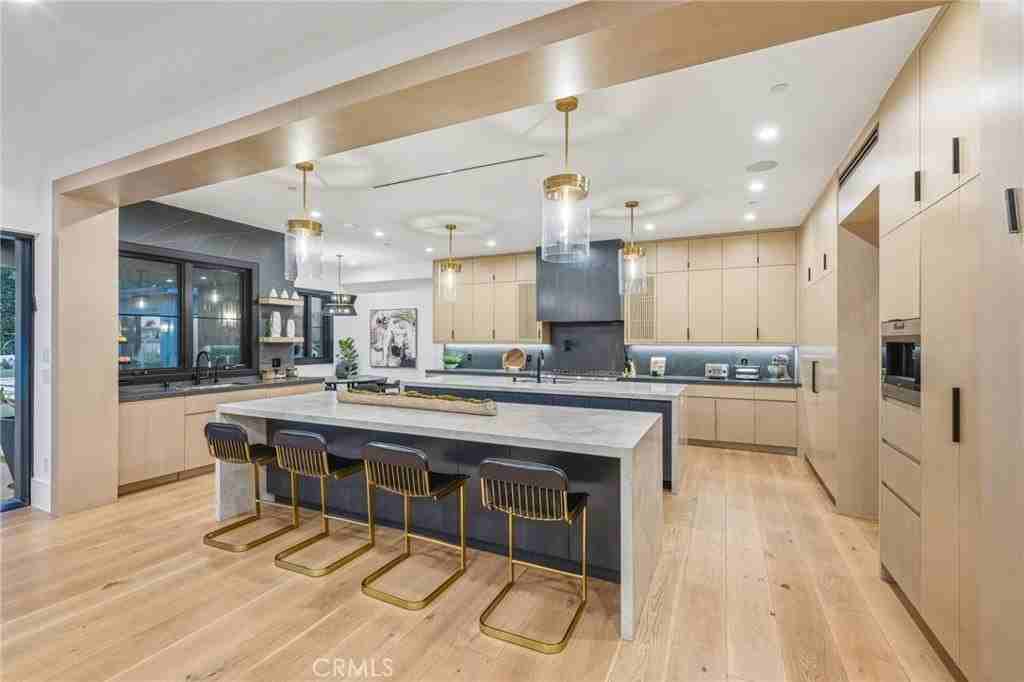 16657 Oldham St - Photo 5 of 12