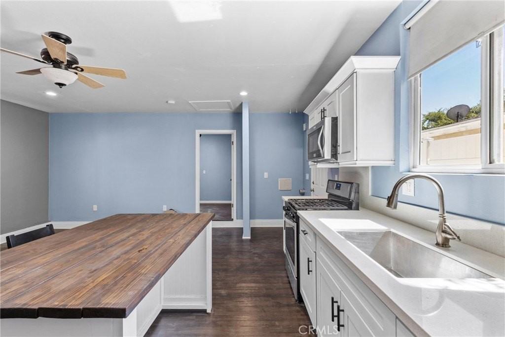 19403 Welby Way - Photo 4 of 16