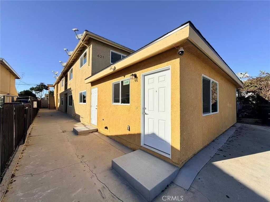 623 Leonard Ave #1-2 - Photo 7 of 9
