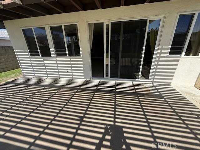 518 E Walnut Ave - Photo 4 of 5