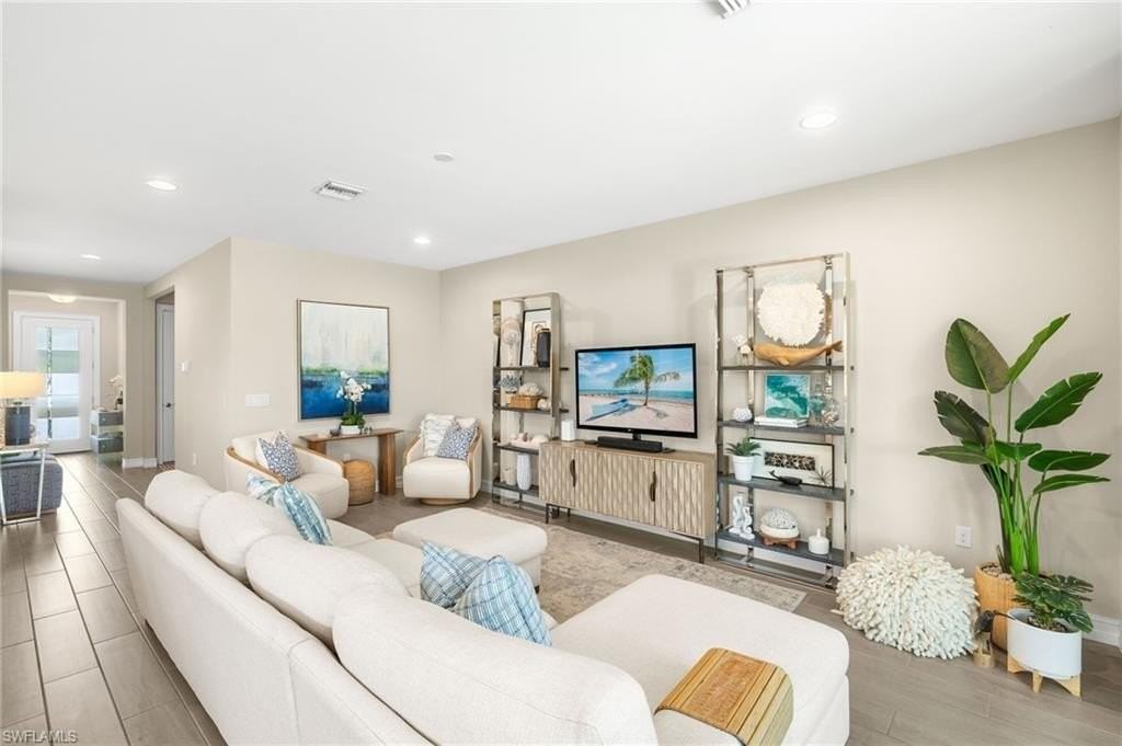 14546 Tropical Dr - Photo 2 of 38