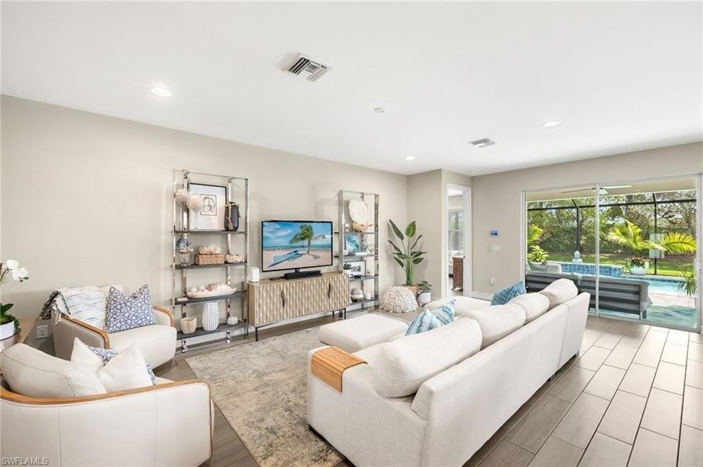 14546 Tropical Dr - Photo 5 of 38