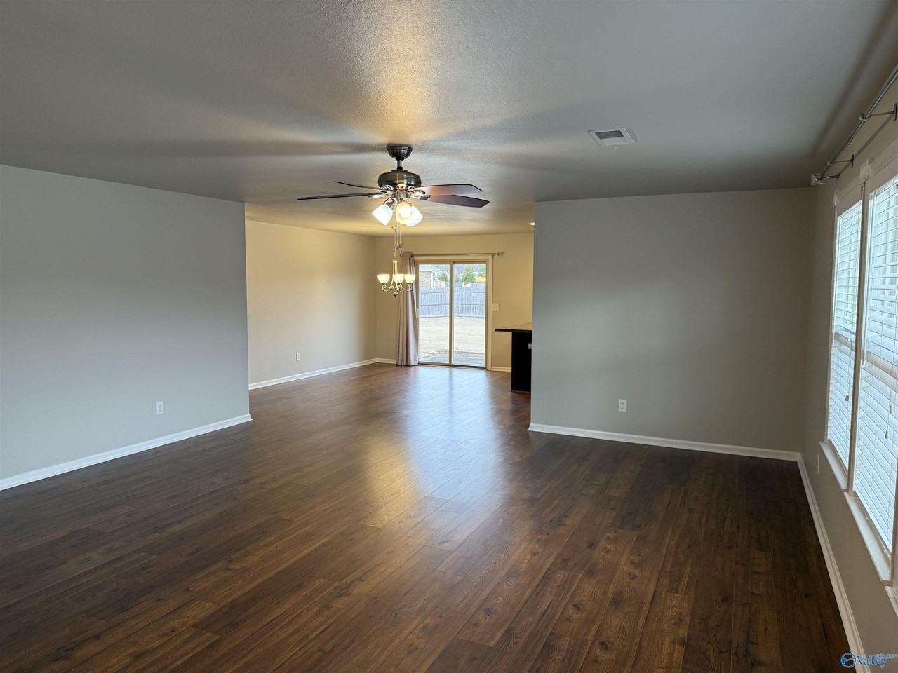 101 Fire Fly Ln - Photo 2 of 15