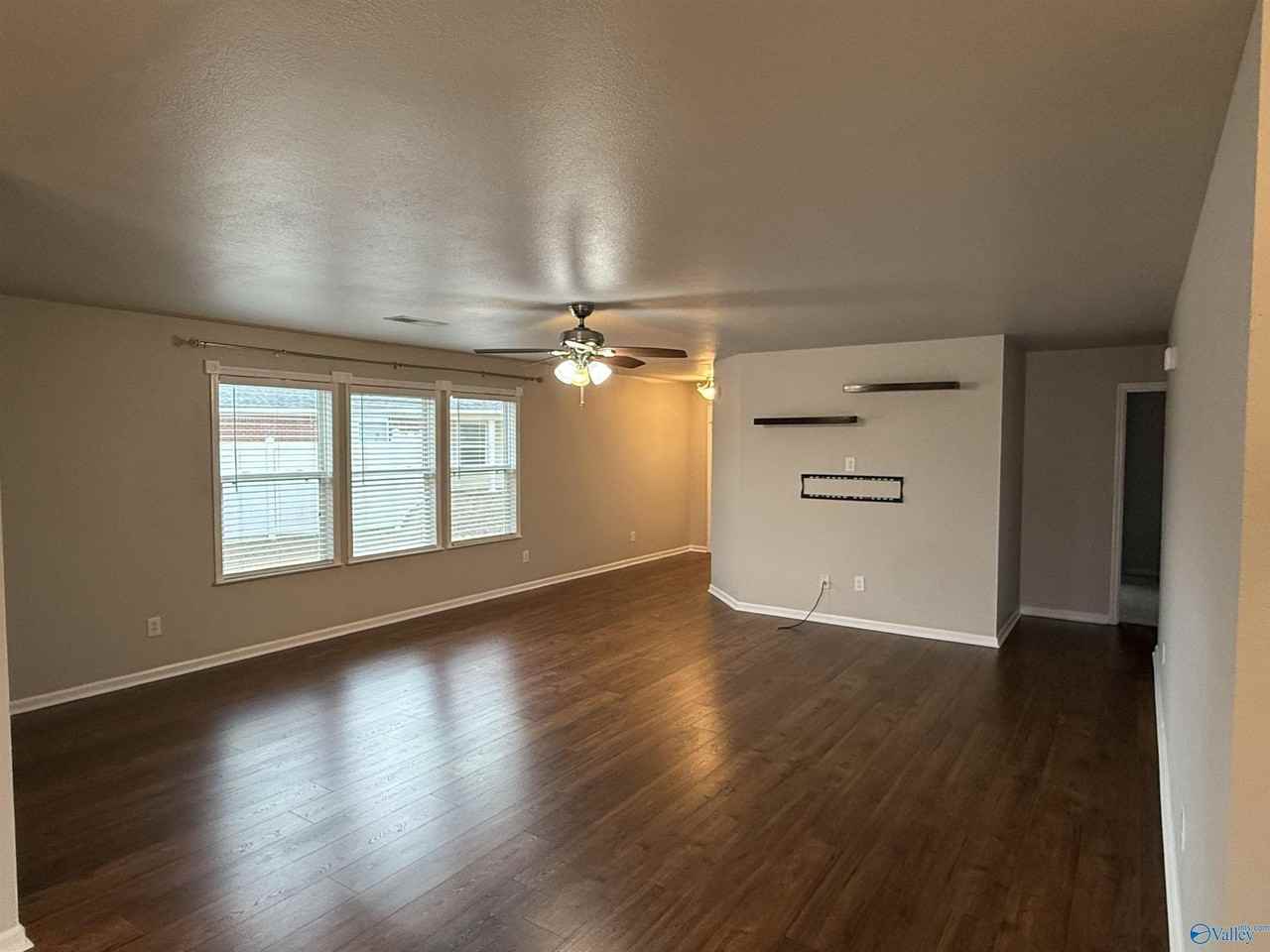 101 Fire Fly Ln - Photo 3 of 15