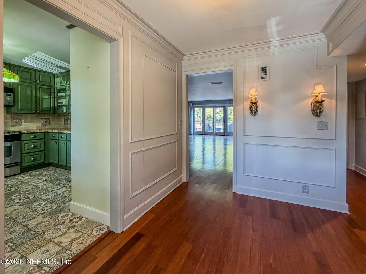 2950 Saint Johns Ave Apt 18 #18 - Photo 4 of 24