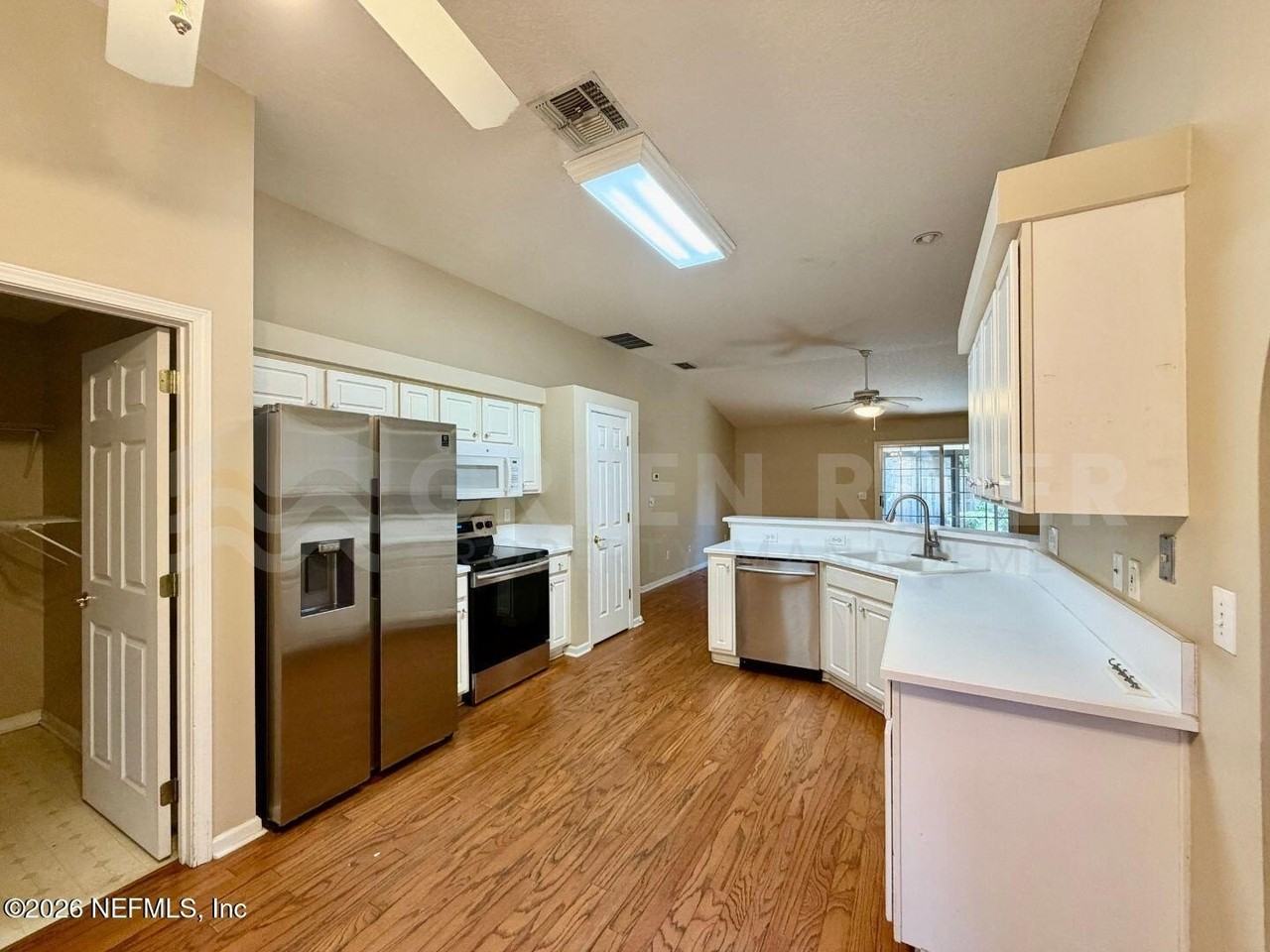 1691 Dockside Dr - Photo 4 of 27