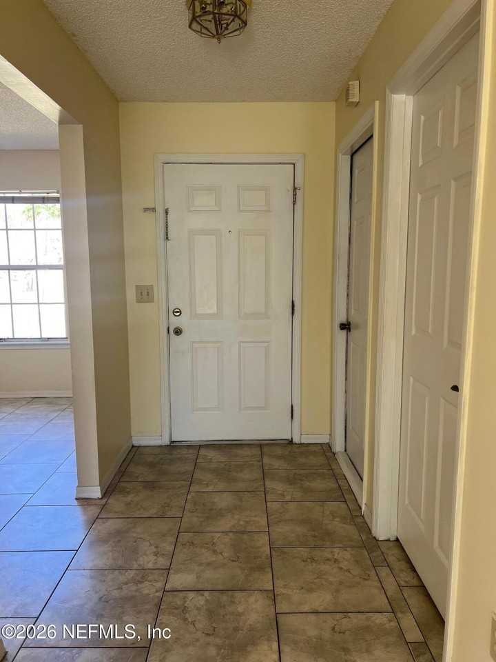 11170 Wandering Oaks Dr - Photo 2 of 15