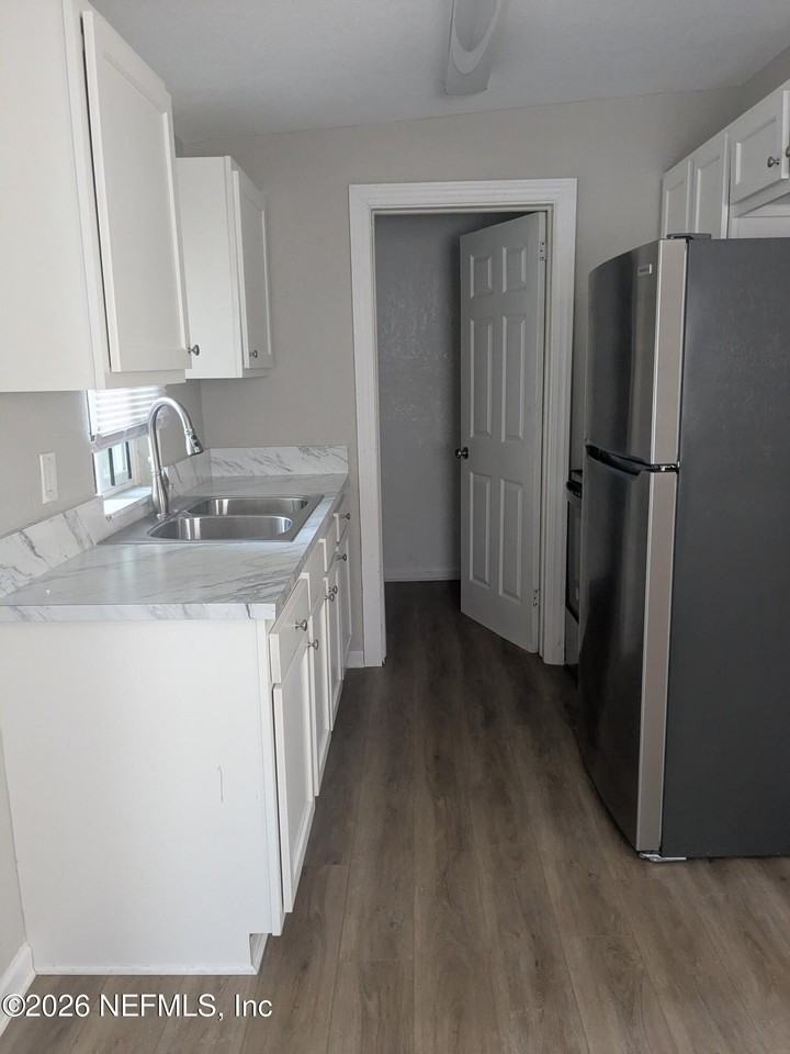 5306 Paris Ave - Photo 3 of 8