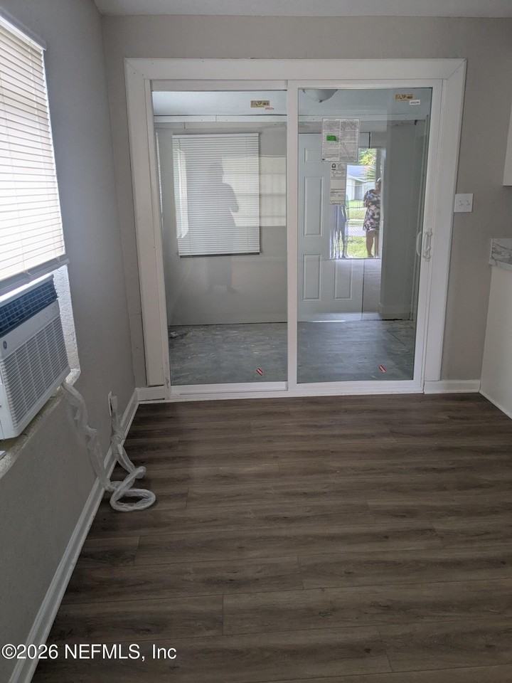 5306 Paris Ave - Photo 4 of 8