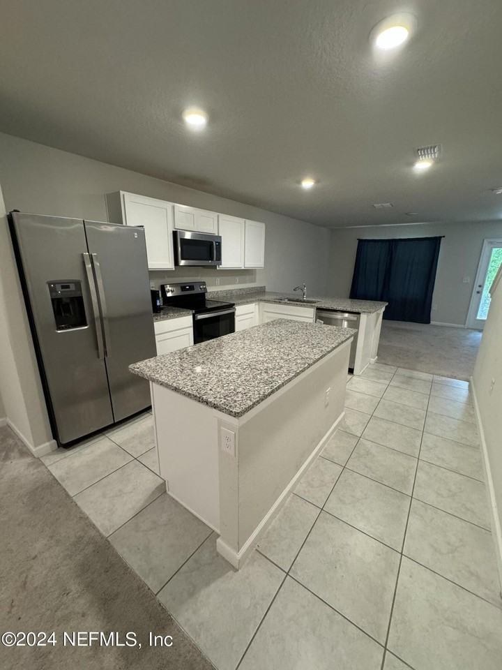 5984 Creekside Crossing Dr - Photo 6 of 17