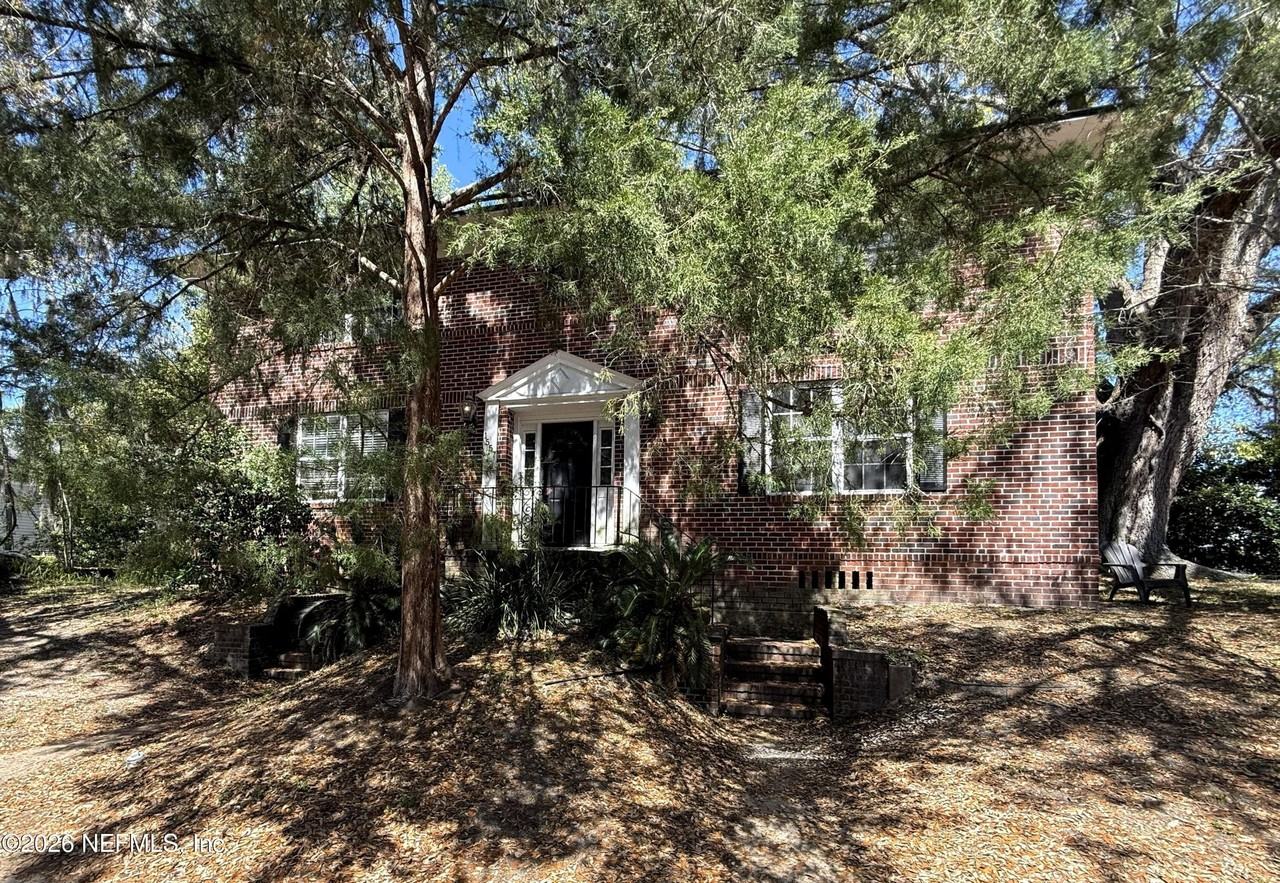 1557 Ingleside Ave Apt 3 - Photo 2 of 11