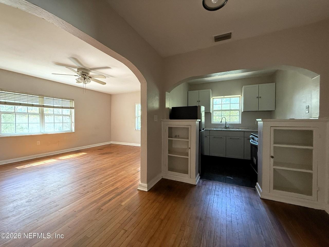 1557 Ingleside Ave Apt 3 - Photo 6 of 11