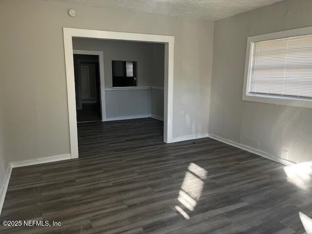 1587 W 19th St - Photo 3 of 6