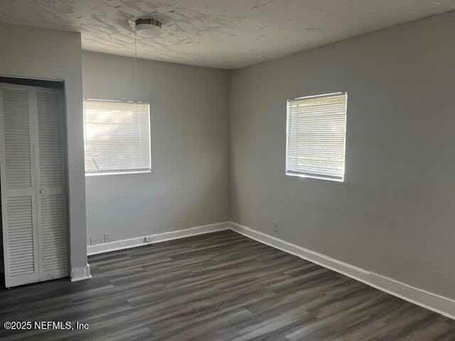 1587 W 19th St - Photo 4 of 6