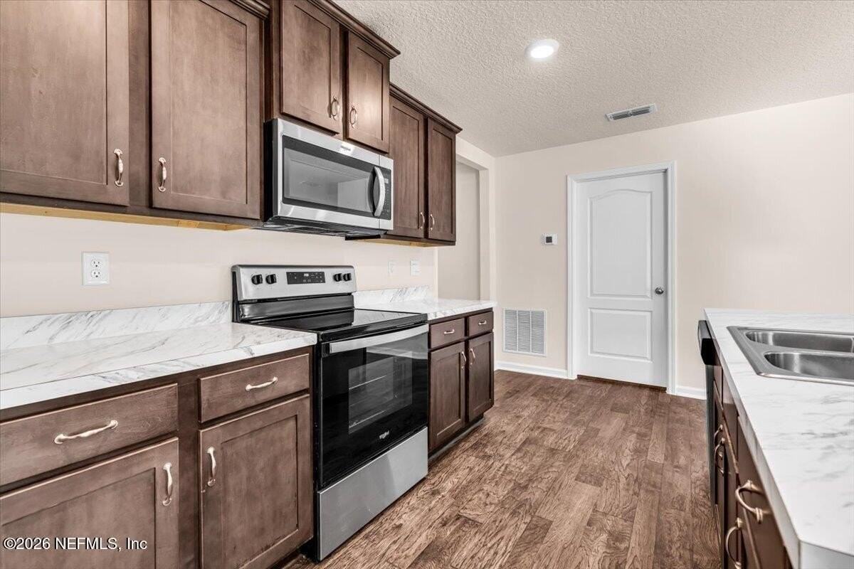 2262 Willow Springs Dr - Photo 5 of 34