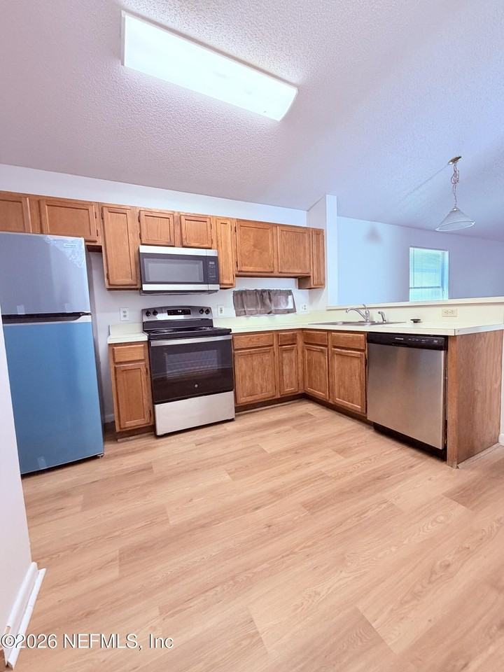 8742 Pinevalley Ln - Photo 2 of 8