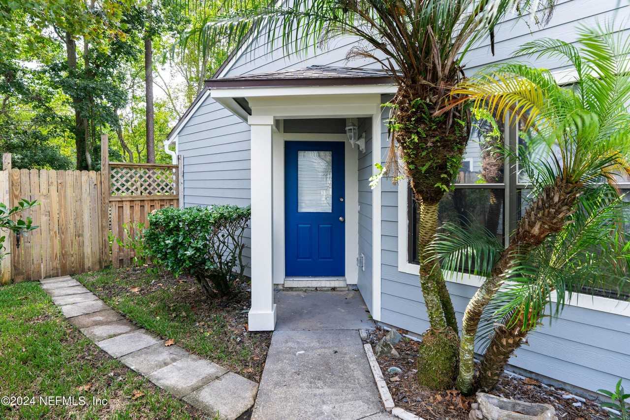 3912 English Colony Dr S - Photo 2 of 23