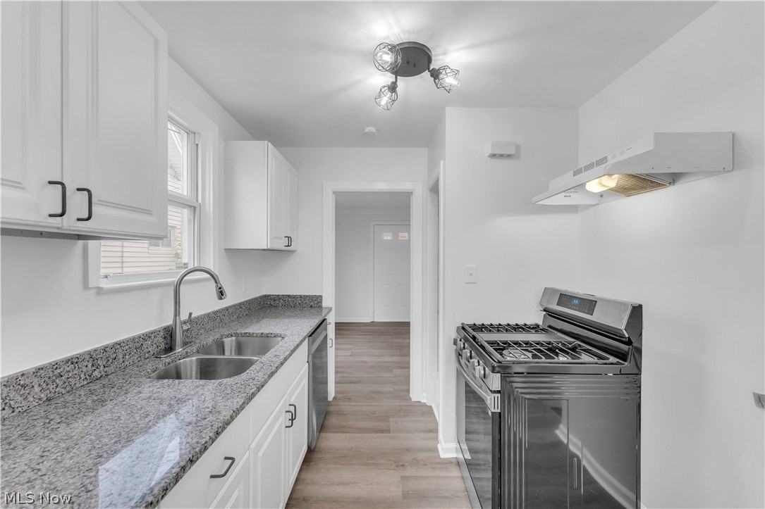 1511 E 196th St - Photo 7 of 26