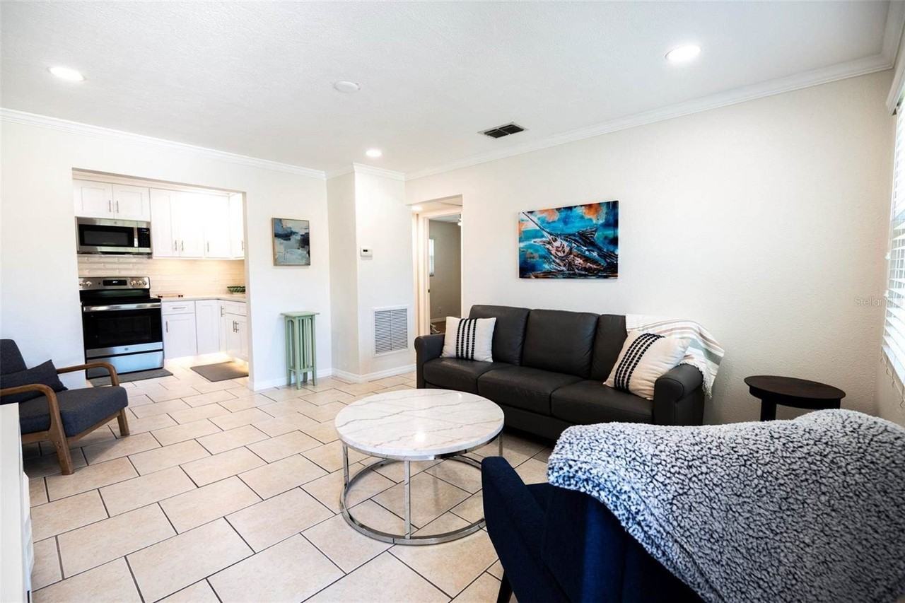 569 Bamboo Dr S - Photo 3 of 32