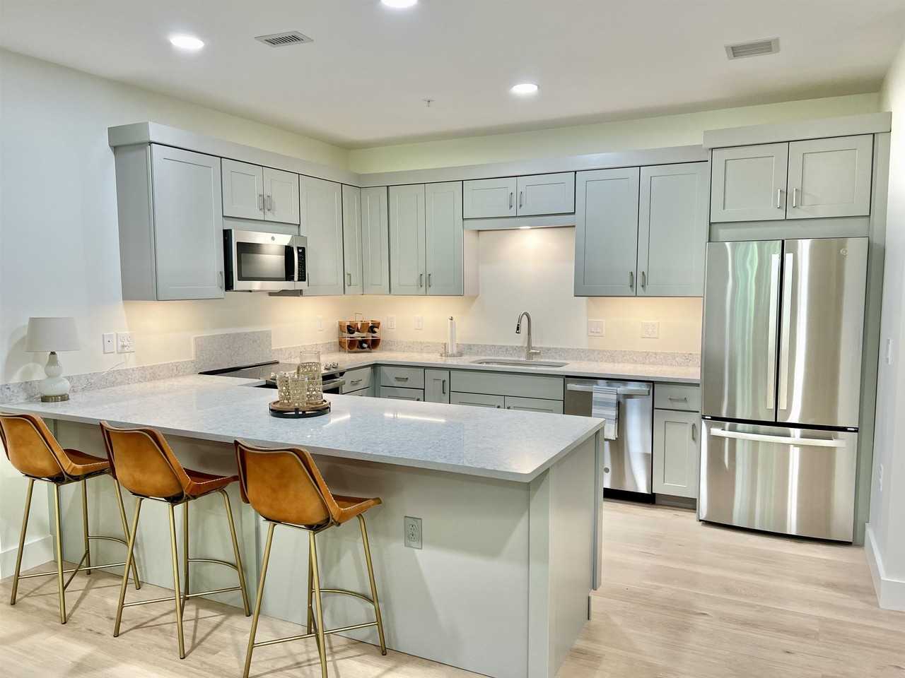 48 Della St - Photo 7 of 15