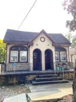 featured image of 1221 Poland Ave