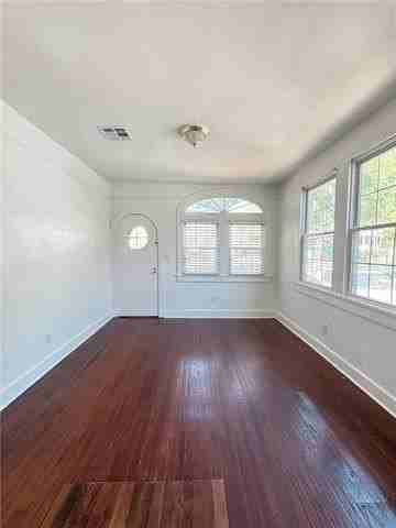 1221 Poland Ave - Photo 4 of 11