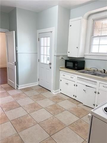 1221 Poland Ave - Photo 6 of 11