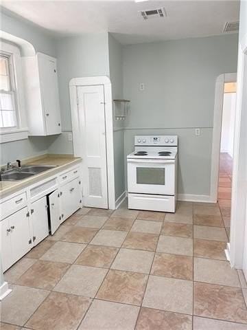 1221 Poland Ave - Photo 7 of 11