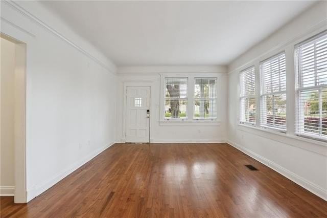 5508 S Claiborne Ave - Photo 3 of 16