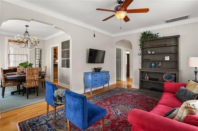 814 Hidalgo St - Photo 3 of 22