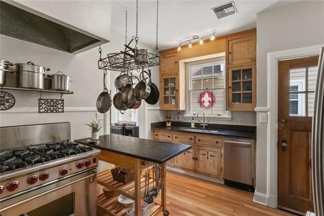 814 Hidalgo St - Photo 6 of 22