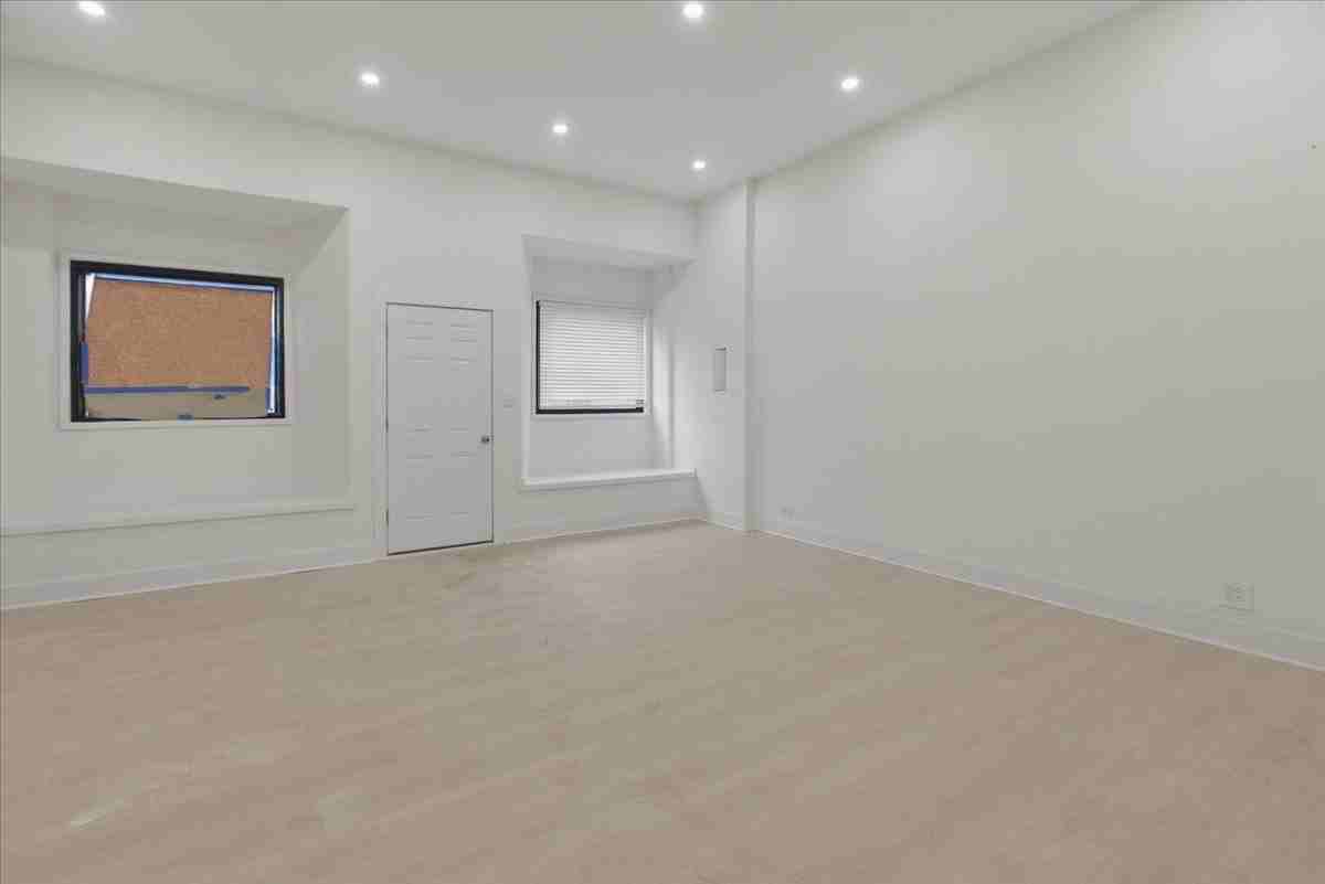 2234 W Irving Park Rd #1 - Photo 3 of 8