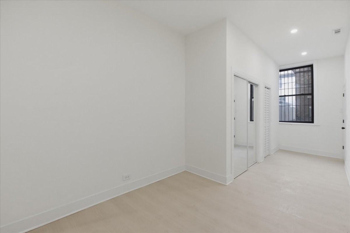 2234 W Irving Park Rd #1 - Photo 5 of 8