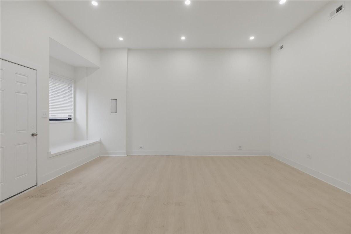 2234 W Irving Park Rd #1 - Photo 6 of 8