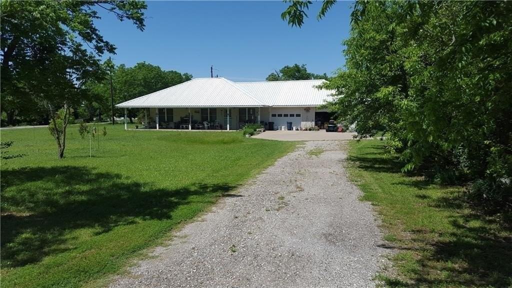 9192 County Road 423 - Photo 2 of 14