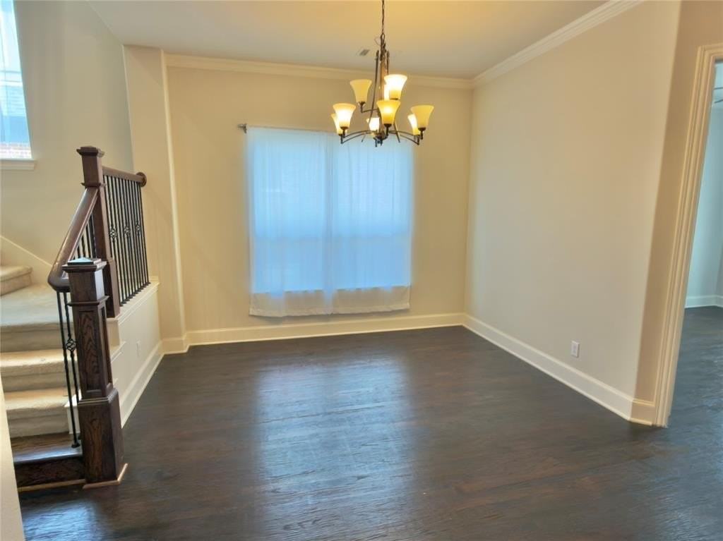 408 Paluxy Dr - Photo 4 of 39