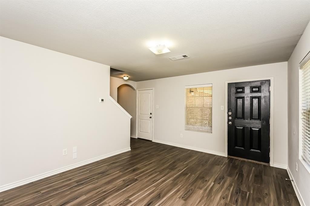 4200 Summersweet Ln - Photo 6 of 16