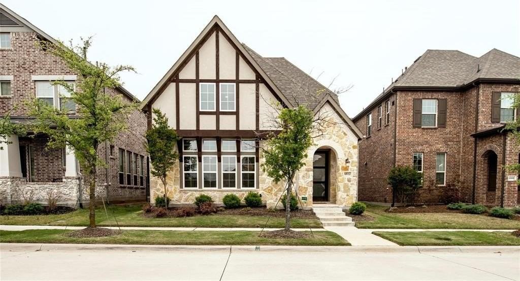 6812 Royal Liverpool Dr