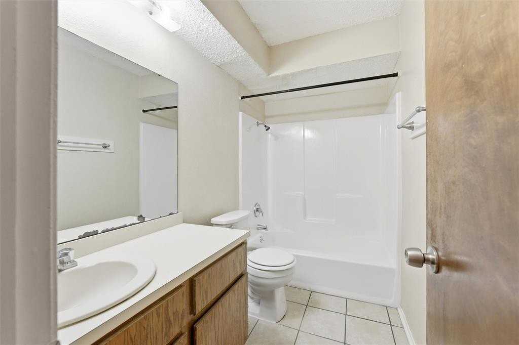 410 W Franklin St #6 - Photo 3 of 15