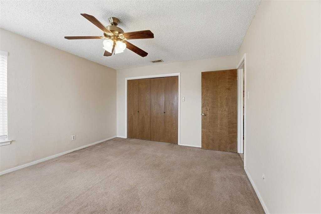 410 W Franklin St #6 - Photo 6 of 15