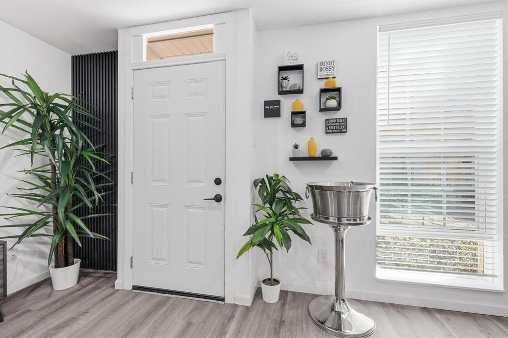 9829 Park Lane Ct #B - Photo 2 of 36