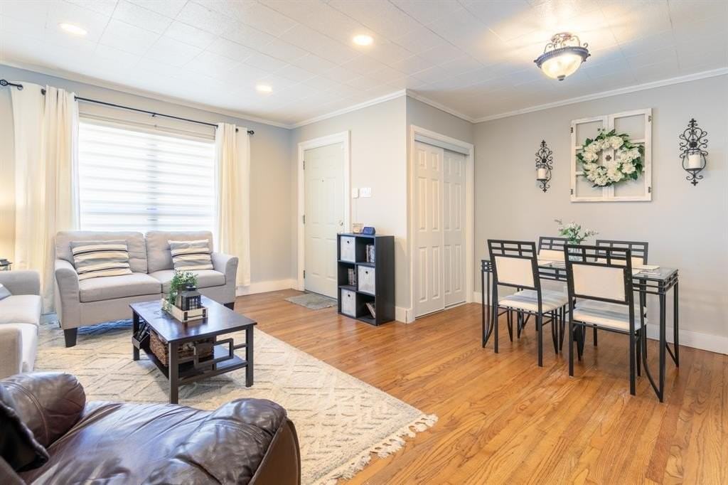 1803 Oak Tree Ln - Photo 6 of 25