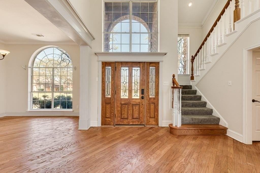 608 Hawthorn Cir - Photo 3 of 30