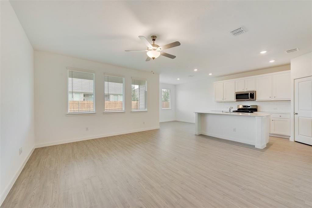 1828 White Ash Way - Photo 4 of 20