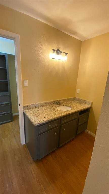 524 Towne House Ln - Photo 6 of 14