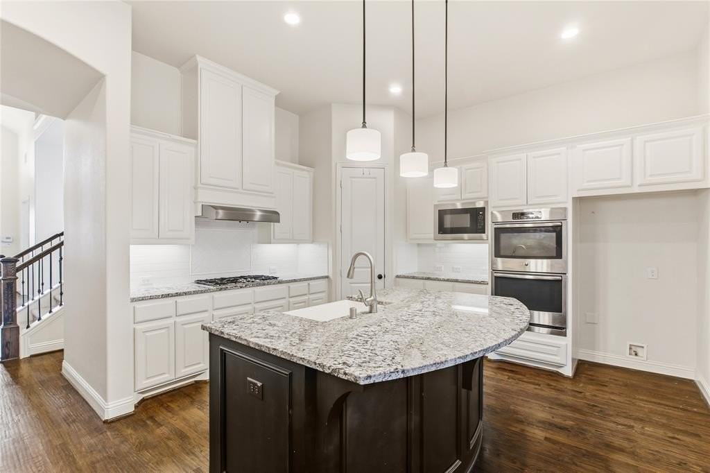 4110 Maclin Dr - Photo 4 of 40