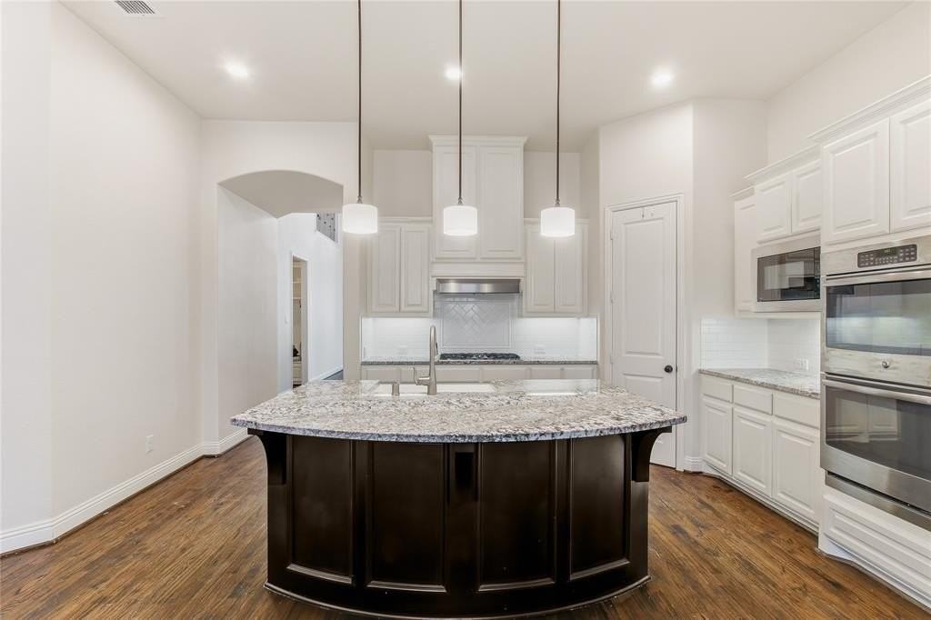 4110 Maclin Dr - Photo 5 of 40