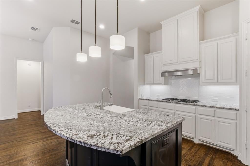 4110 Maclin Dr - Photo 6 of 40